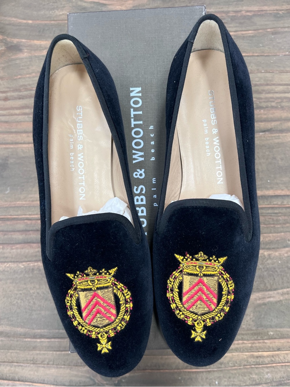 NWT Stubbs & Wootton Black Velvet Loafers with Gold and Red Crest, size 9